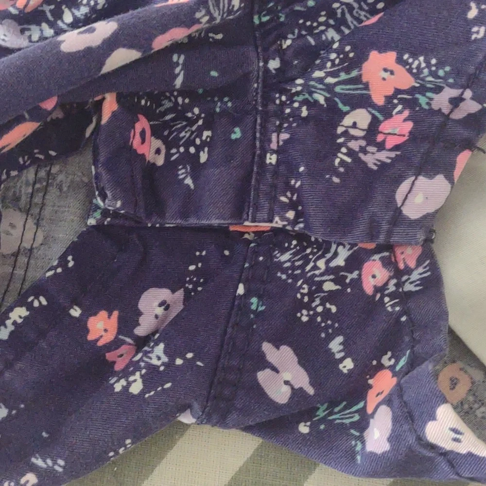 OshKosh B'gosh purple/pink floral cotton overalls Size 6‎ months